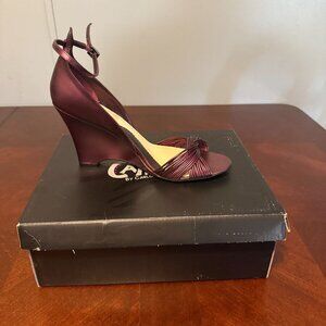 Carlos Santana Womens Wedge Sandals Size 9M Brazen Cranberry